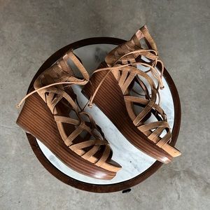 Gentle Souls Sandals Leather Platform Shoe Heels Sz 9